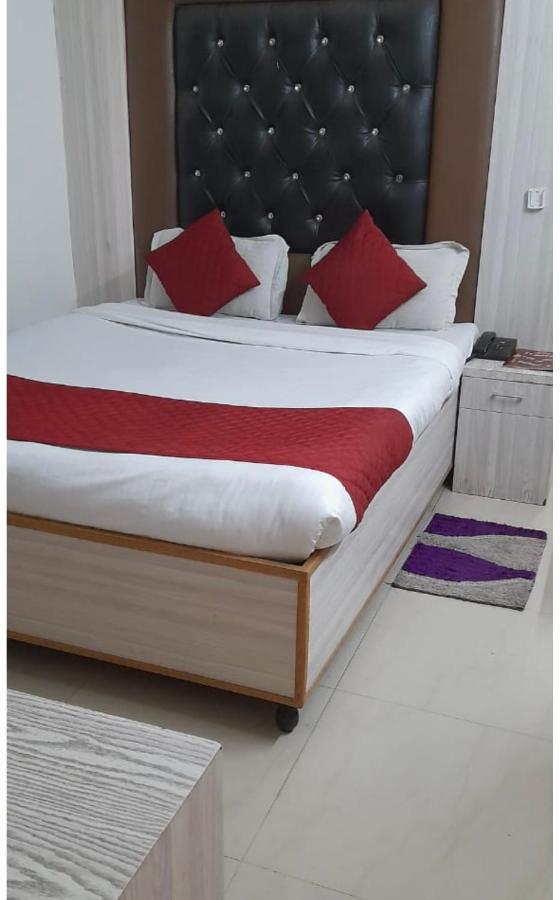 Hotel Star Palace - Near Karol Bagh Metro Delhi  Exterior photo