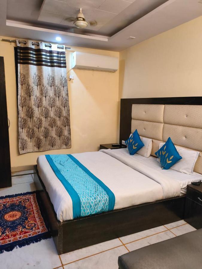 Hotel Star Palace - Near Karol Bagh Metro Delhi  Exterior photo