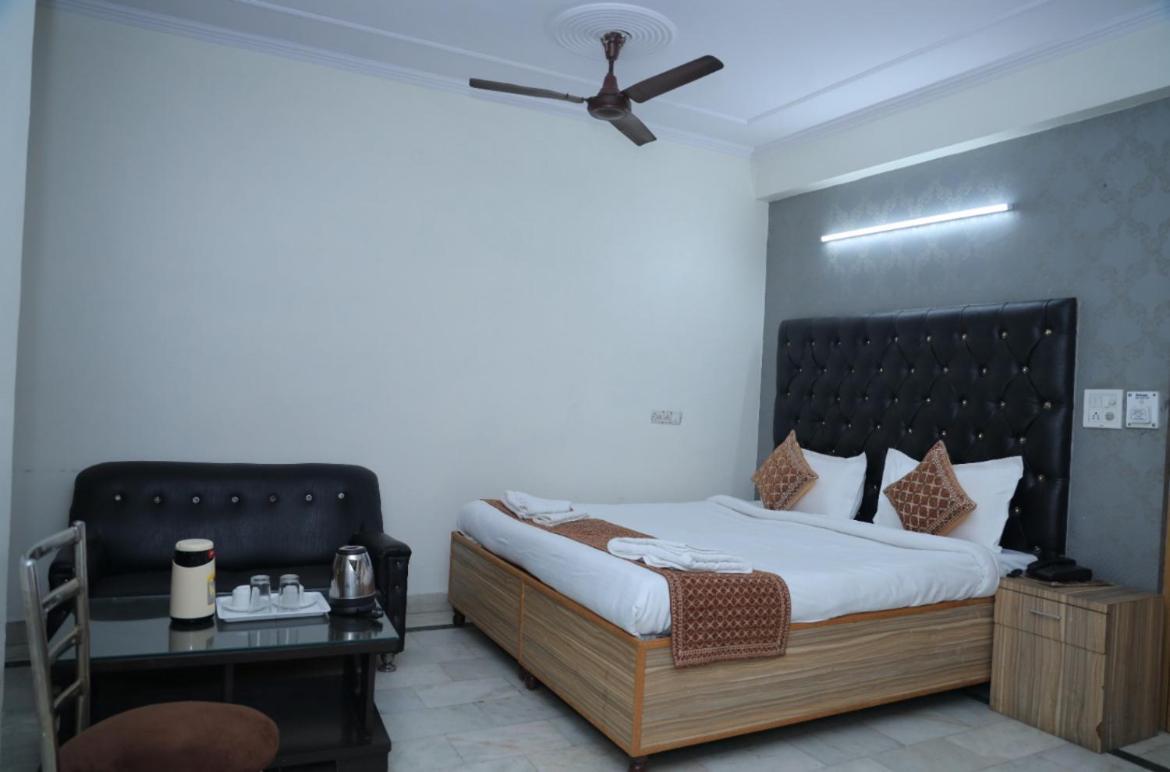 Hotel Star Palace - Near Karol Bagh Metro Delhi  Exterior photo